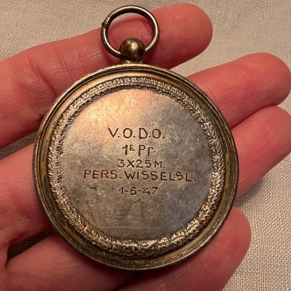 Rare large vintage 1940s silver swimming medal 1947 vintage medal sports - Picture 7 of 10